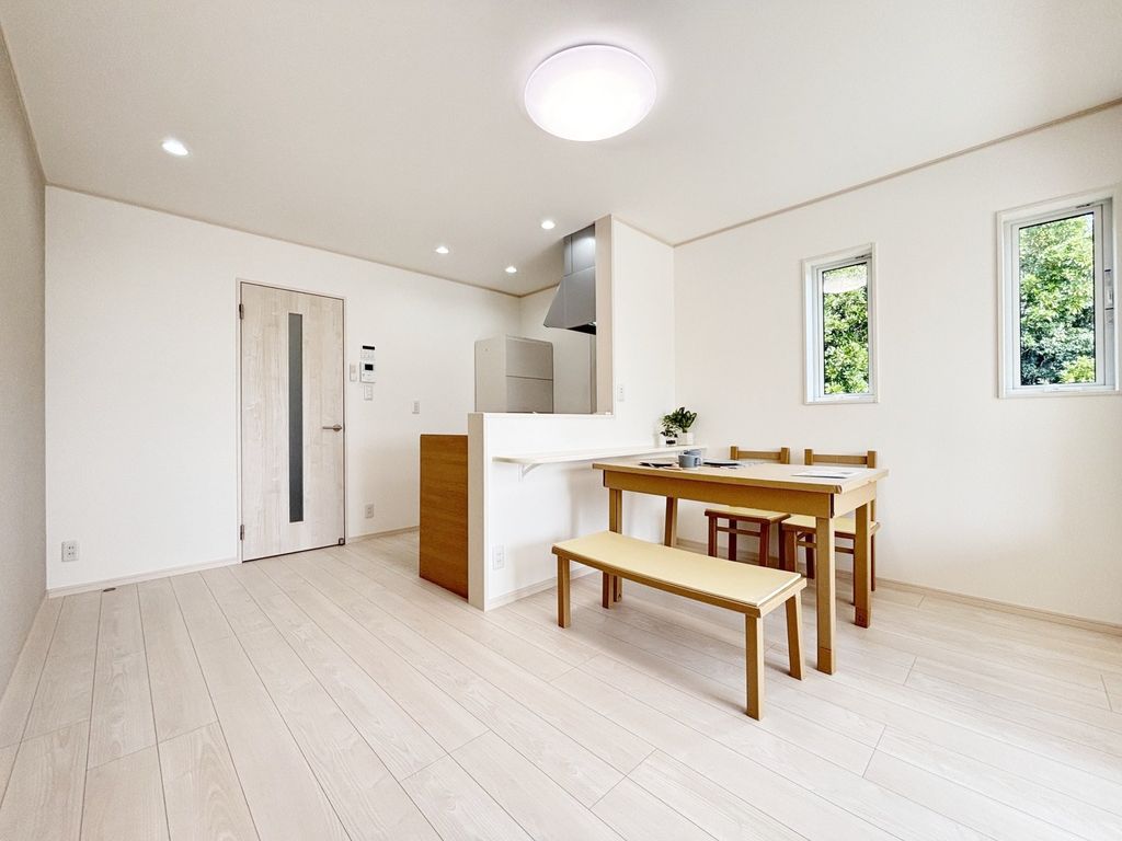 居室・リビング　※モデルルームのため家具・装飾品等は付きません