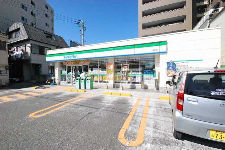 コンビニ　ファミリーマート上本町店（コンビニ）まで64m