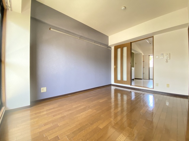 居室・リビング　写真は別号室のものです。