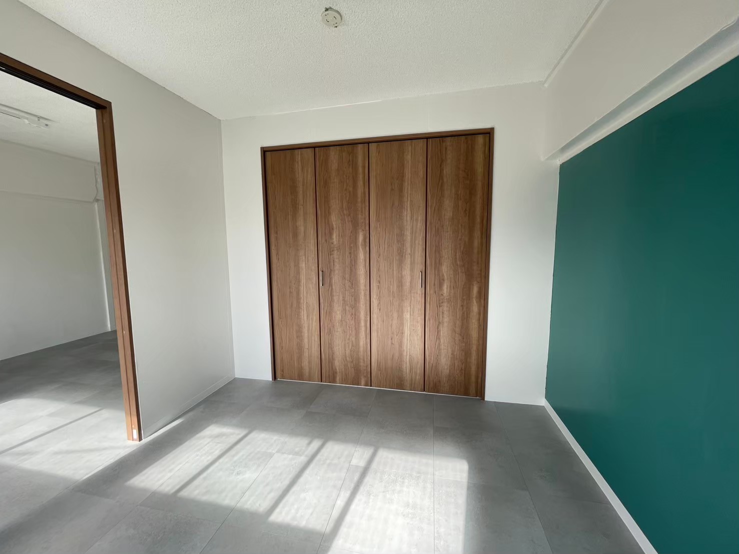 居室・リビング　アクセントクロスがございます