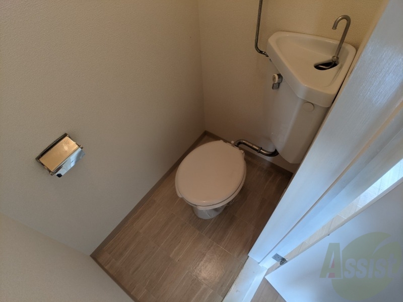 トイレ　こちらはトイレです。清潔感があり、安心して使用できます。