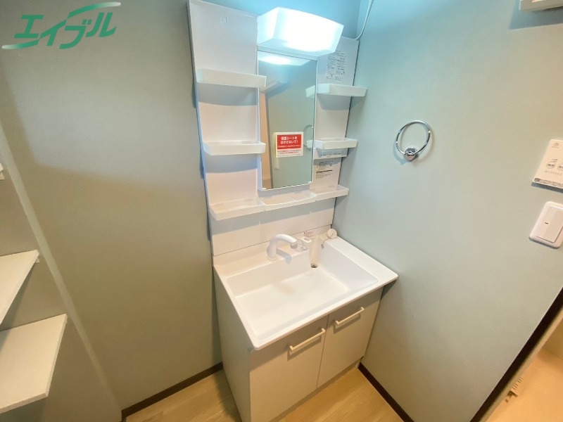 洗面設備　同型参考写真