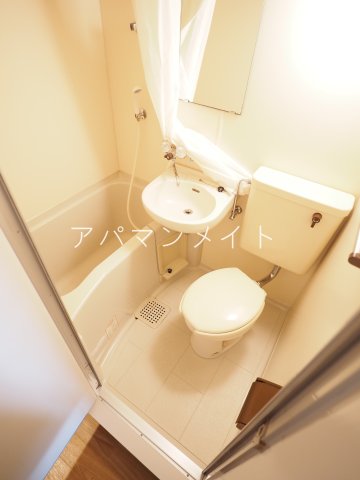 バス・シャワールーム　落ち着いた空間のお風呂です