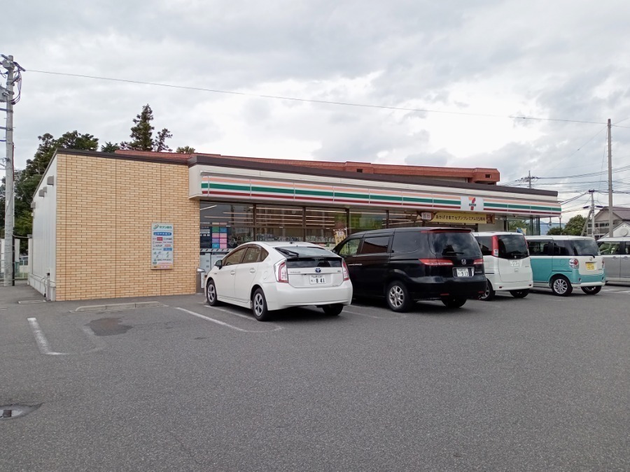 コンビニ　セブンイレブン竜王玉川店（コンビニ）まで683m