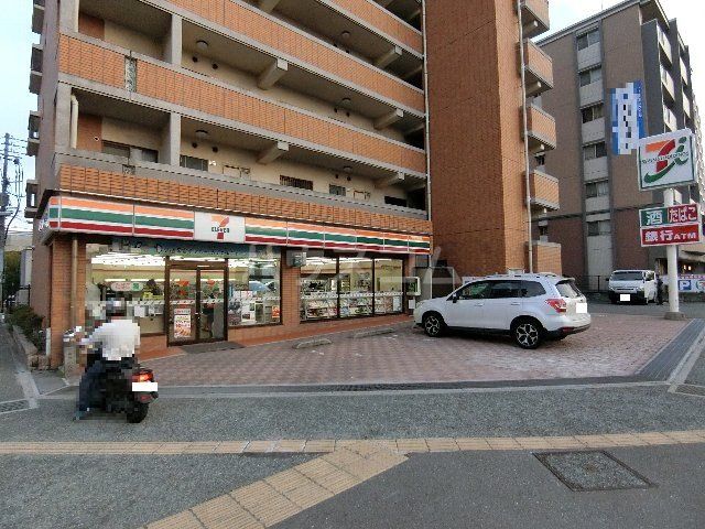コンビニ　セブン‐イレブン 博多馬出５丁目店（コンビニ）まで170m