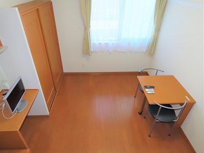 居室・リビング　ベッド上からのアングルです