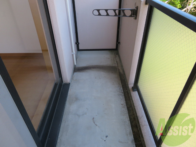 バルコニー　バルコニーです。たまには景色を楽しんではいかがでしょうか。