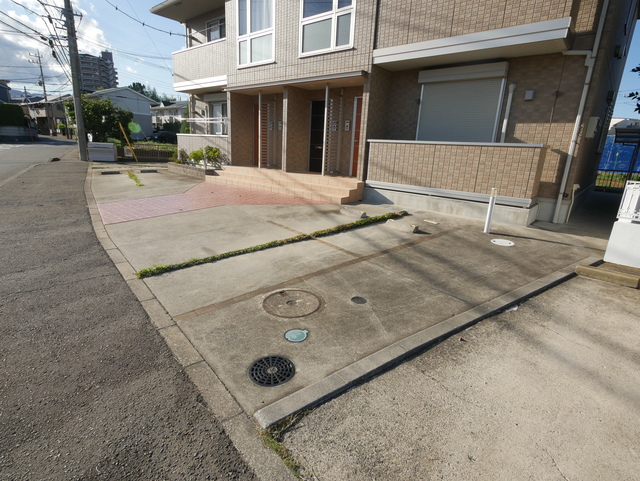 駐車場　★敷地内に駐車場がございます★