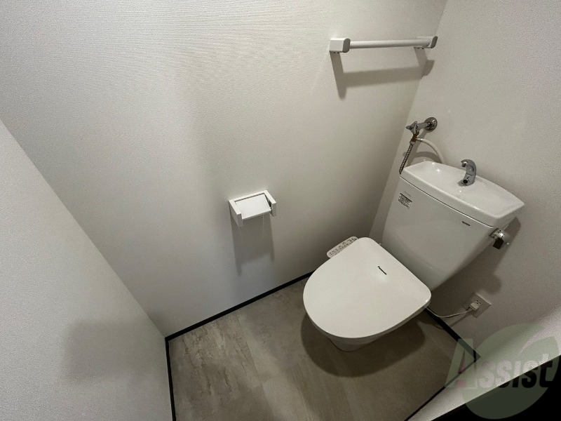 トイレ　こちらはトイレです。清潔感があり、安心して使用できます。