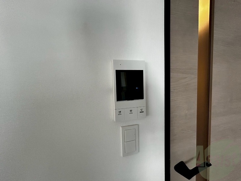 セキュリティ　ＴＶモニター付インターホンです。来客者の顔が見えるので安心！