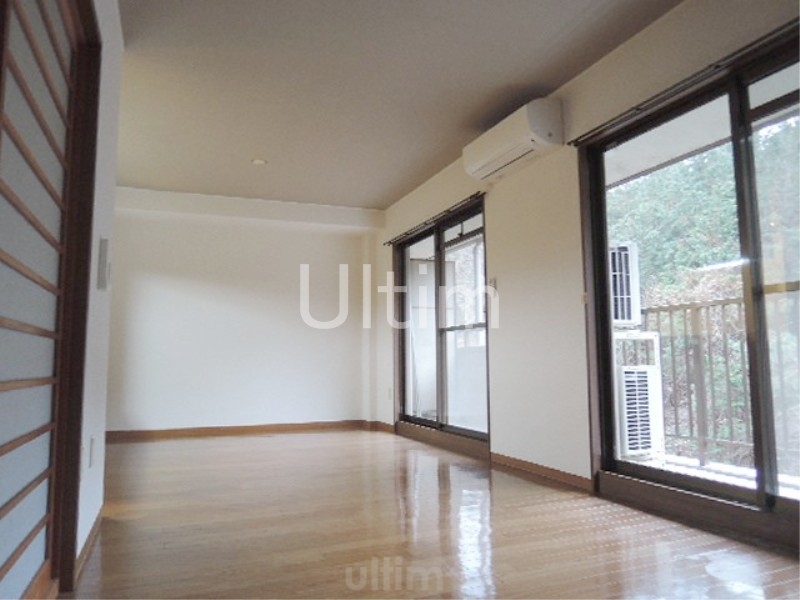 居室・リビング　※同タイプの他のお部屋です