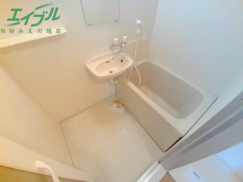 バス・シャワールーム　同型反転参考写真