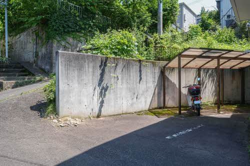 建物外観　駐車場