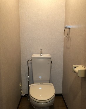 妙高はねうまライン 北新井駅 徒歩8分 4階建 築29年のトイレ写真