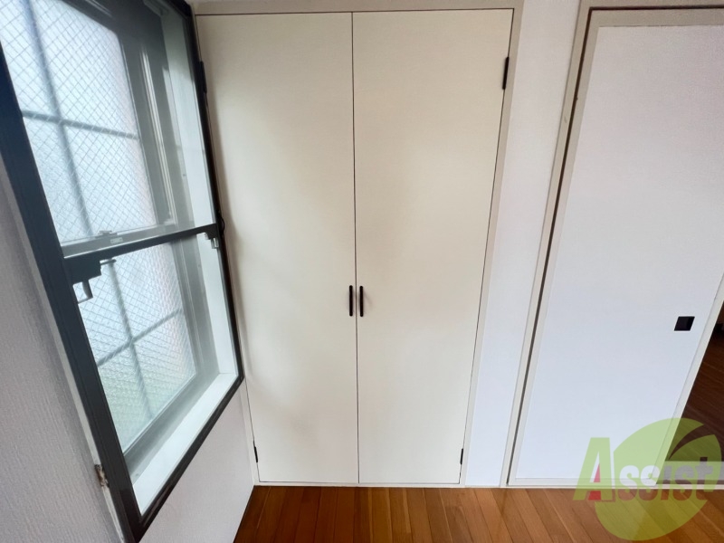 収納　収納はこちらのクローゼットをお使いください。