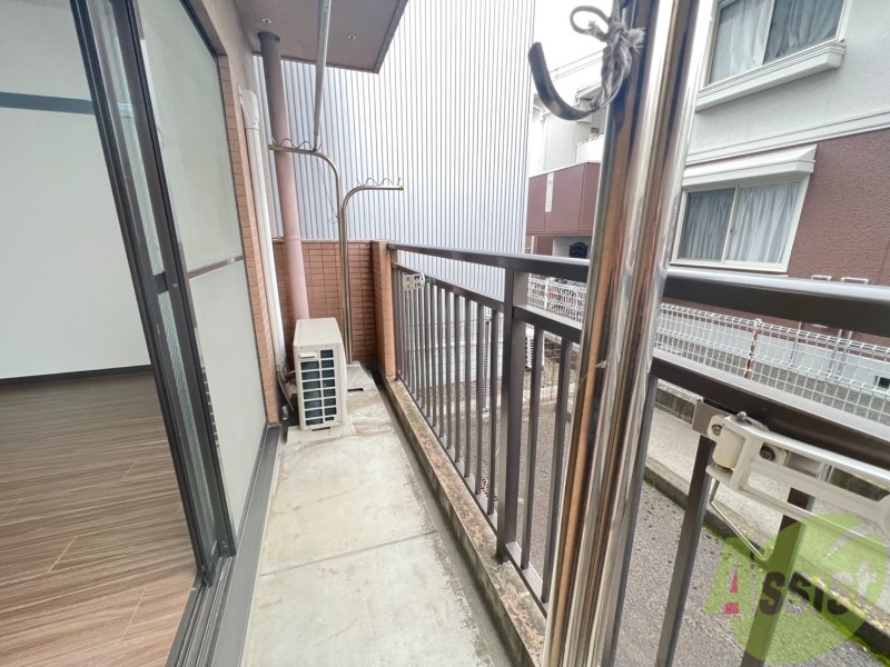 バルコニー　バルコニーがあるので洗濯物は外に干せそうですね～