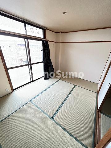 その他部屋・スペース　広くて明るい寝室