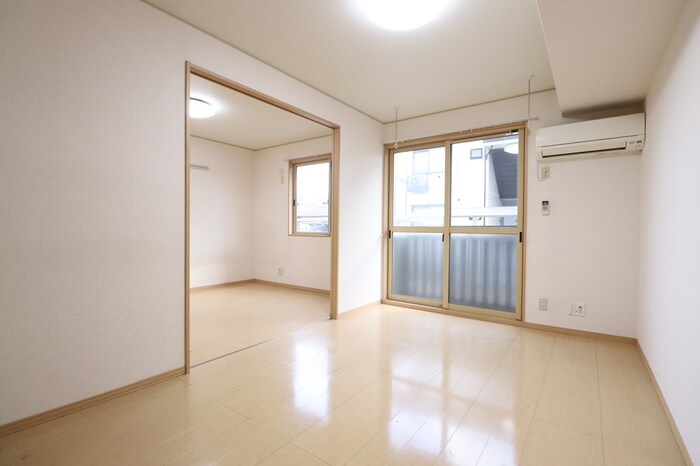 居室・リビング　リビング全景