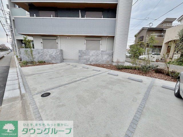 駐車場　駐車場