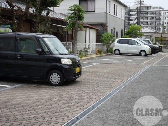 駐車場　敷地内駐車場