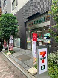 コンビニ　セブンイレブン 赤坂3丁目みすじ通り店（コンビニ）まで436m