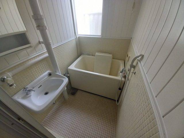 バス・シャワールーム　※写真は参考別号室です