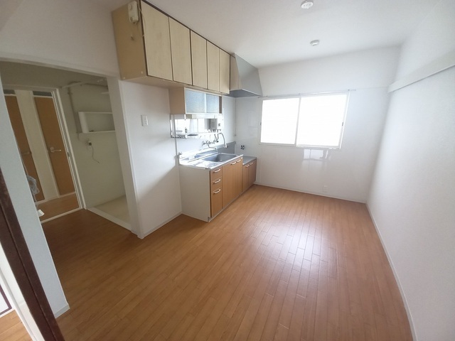 居室・リビング　※写真は参考別号室です