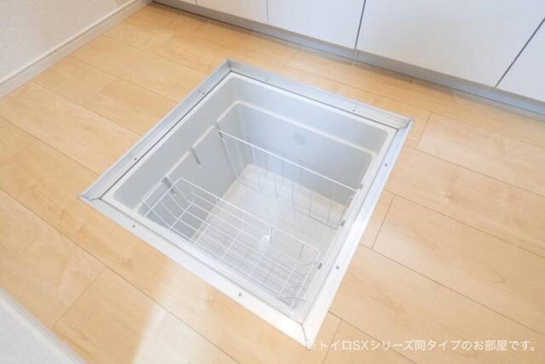 収納　床下収納