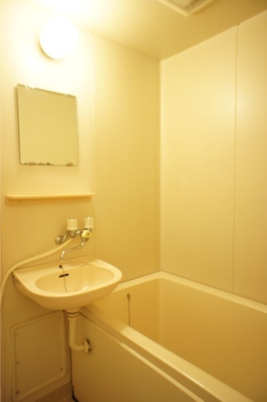 バス・シャワールーム　図面と現状に相違がある場合には現状を優先