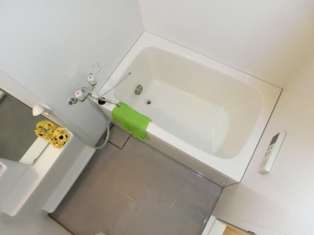 バス・シャワールーム　浴室は嬉しい追い焚き機能付き