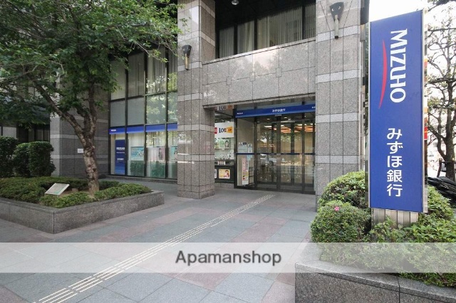 銀行　（株）みずほ銀行／南船場支店（銀行）まで626m