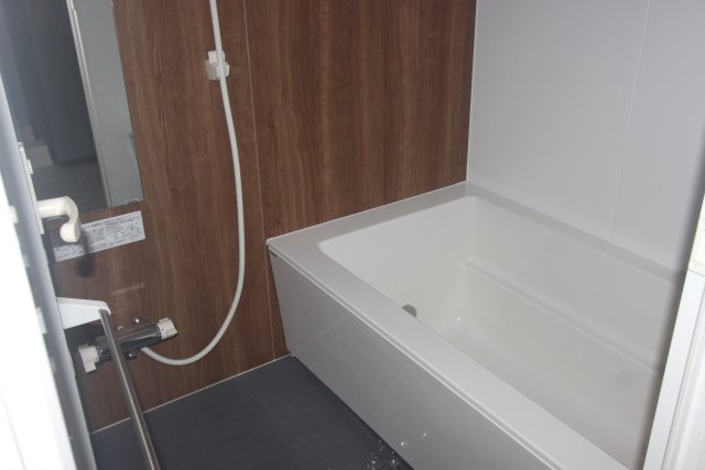 バス・シャワールーム　同物件、別号室のものです。