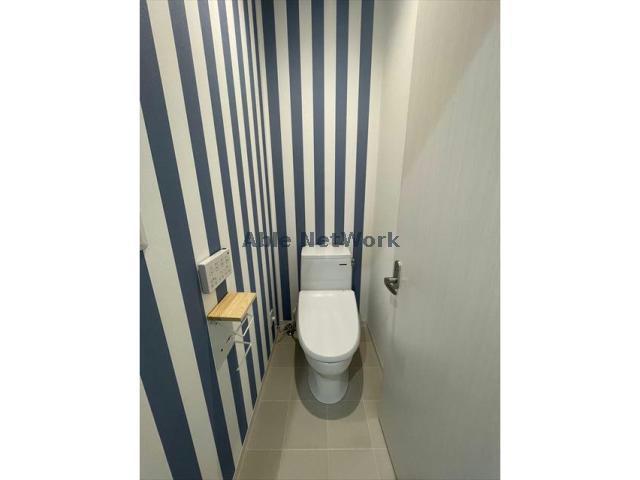 トイレ　温水洗浄便座