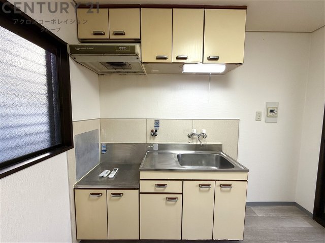 キッチン　収納豊富なキッチンです