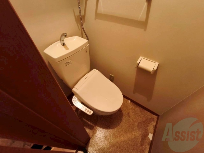 トイレ　こちらはトイレです。清潔感があり、安心して使用できます。