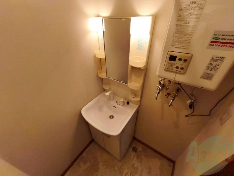 洗面設備　こちらに洗面台があります。朝の洗顔はこちらで。