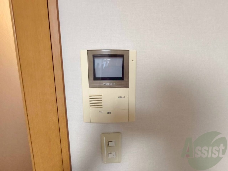 セキュリティ　ＴＶモニター付インターホンです。来客者の顔が見えるので安心！