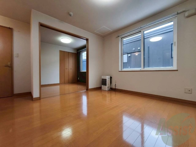 居室・リビング　広くてキレイなお部屋が広がっていて、充実した生活が送れそう。