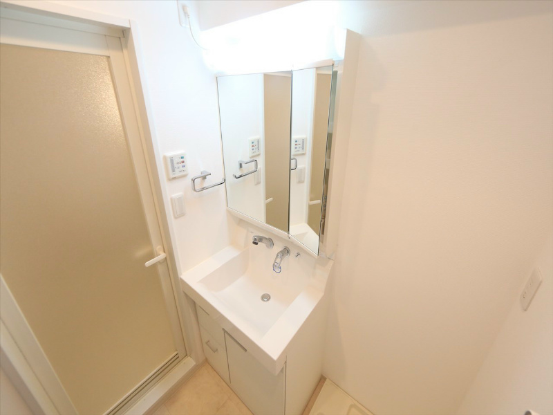 洗面設備　独立洗面台（シャンプードレッサー付）