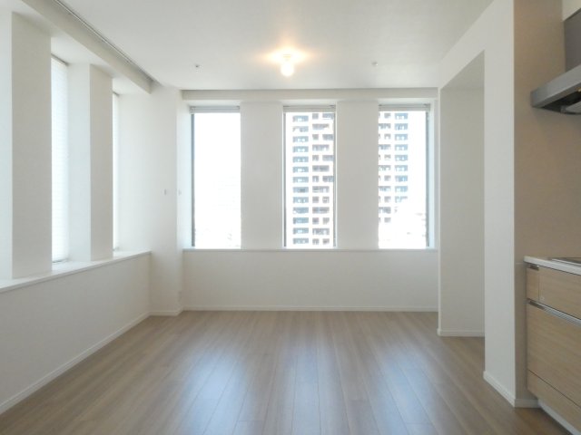 居室・リビング　居住中のため別部屋参考