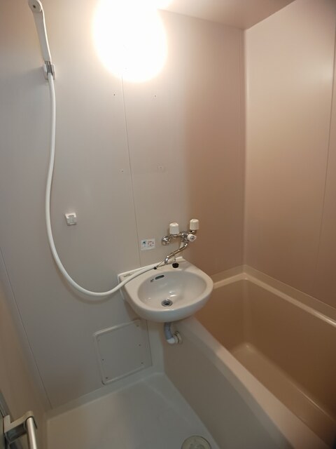 バス・シャワールーム　バス