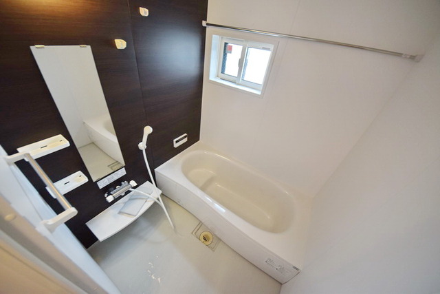 バス・シャワールーム　反転タイプのお部屋です。