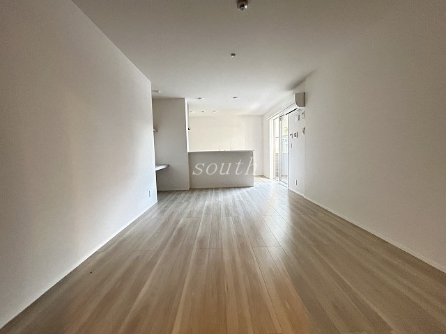 居室・リビング　洗練された清潔感漂う清楚な仕上がり