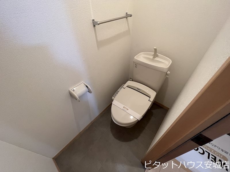 トイレ　同物件別部屋