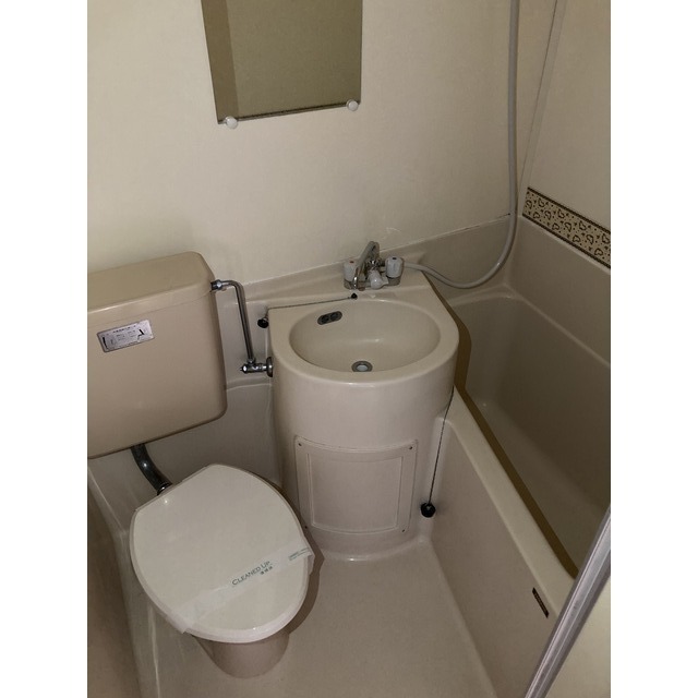 バス・シャワールーム　バス、洗面台、トイレ