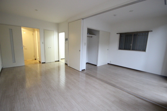 居室・リビング　※別部屋の写真です