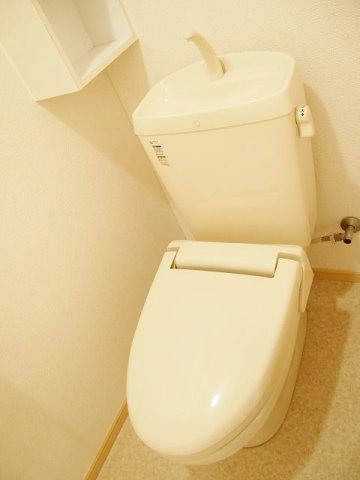 トイレ　清潔感のあるトイレです