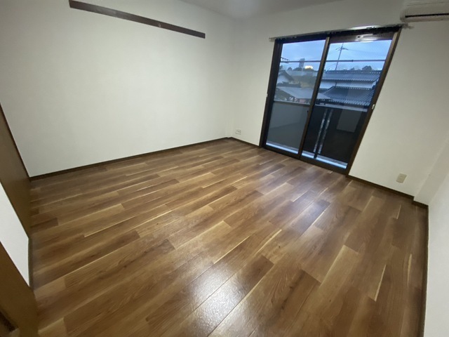 居室・リビング　※別号室のお写真です