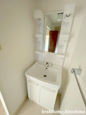 洗面設備　写真は別のお部屋です。※現況を優先