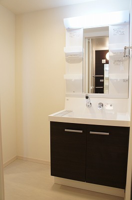 洗面設備　脱衣スペースもあります